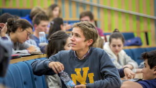Englisch-Erfahrung in der Universität für Jugendliche bis 20 Jahre Bild