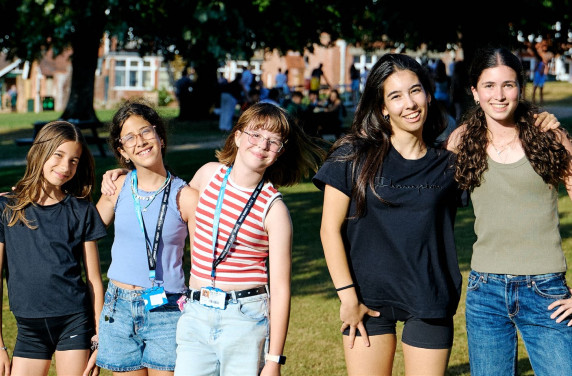 Sprachreise nach England für 8- bis 13- Jährige | Burgess Hill School